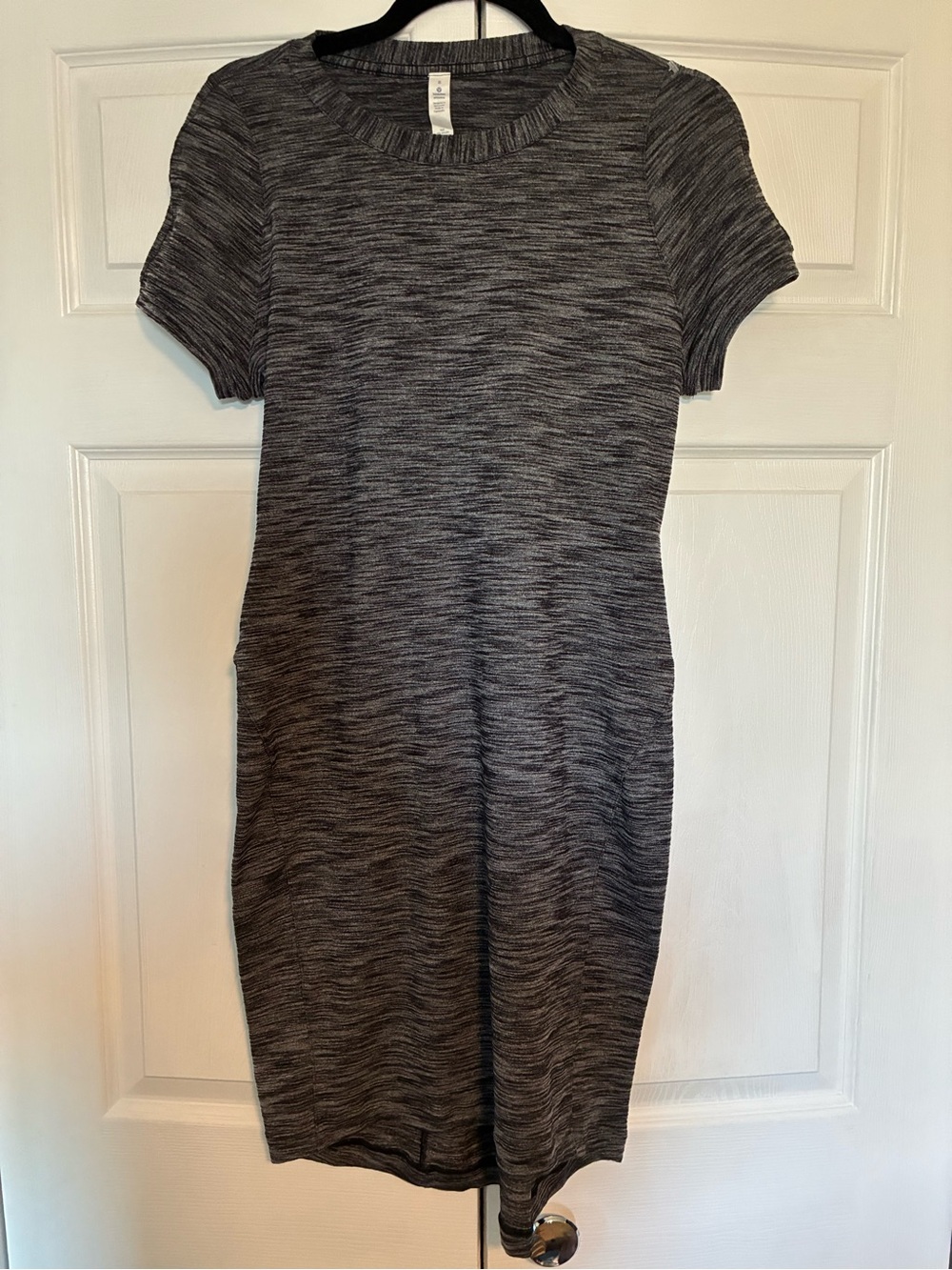 Lululemon Go Where-To Dress - Picture 2 of 8